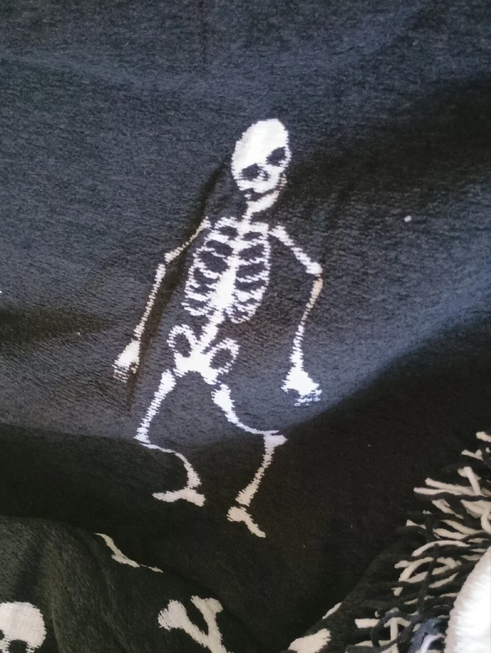NWTS Rachel Zoe Halloween Dancing Skeletons Knit Throw Blanket Black White Viral